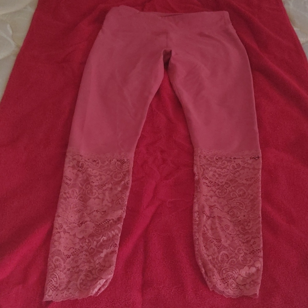 Fabletics salmon lace legging